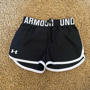 Youth Under armour loose fit shorts